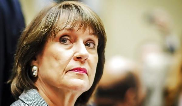 25P Does anyone else find Lois Lerner really sexy?