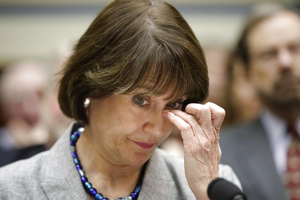 25P Does anyone else find Lois Lerner really sexy?