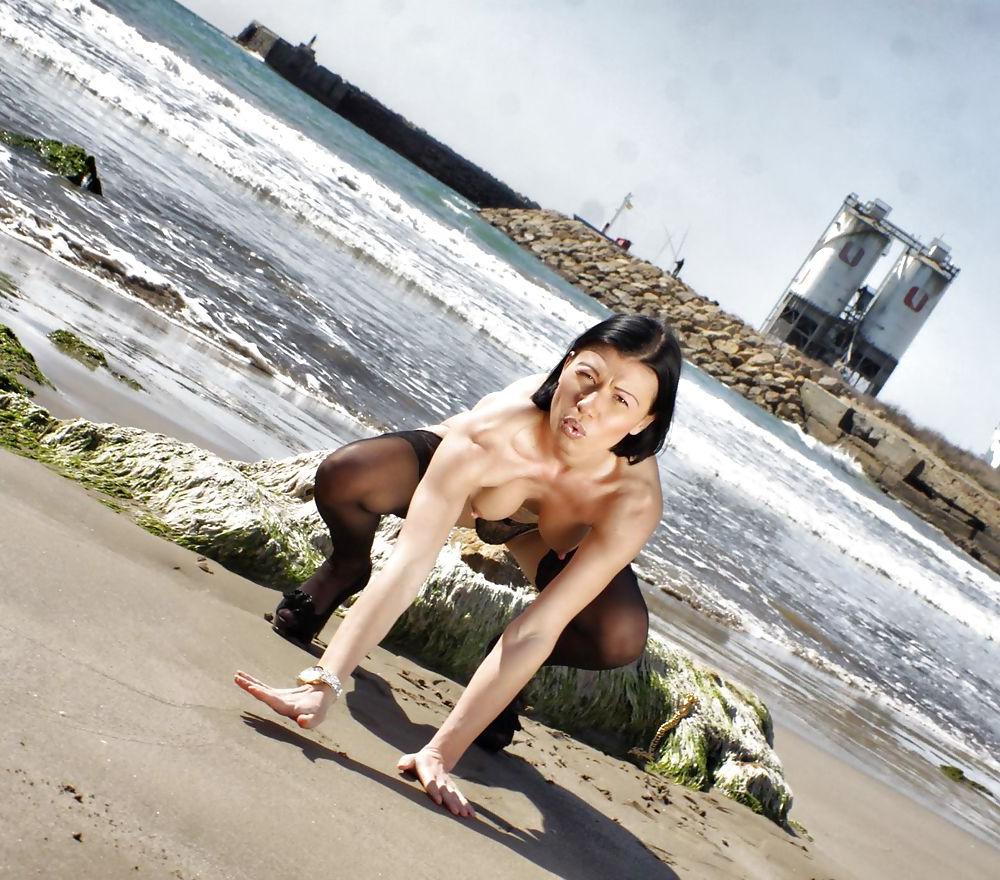25P Justine (French Pornstar)