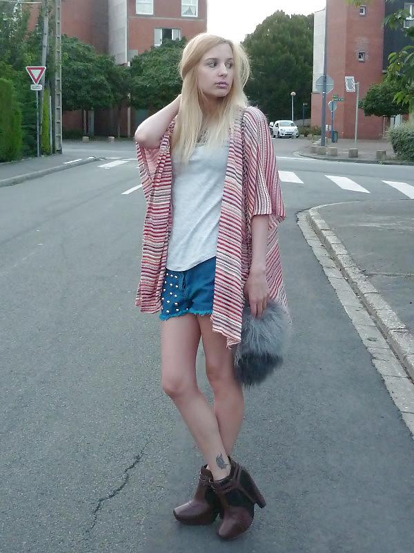 25P French Bloggers Mode with sexy legs 29