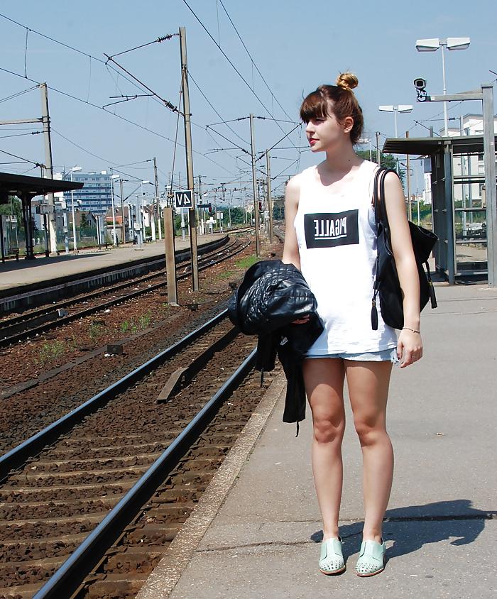25P French Bloggers Mode with sexy legs 29