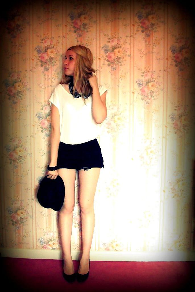 25P French Bloggers Mode with sexy legs 29