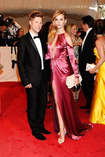 25P Rosie Huntington Whiteley stunning Costume Institute Gala