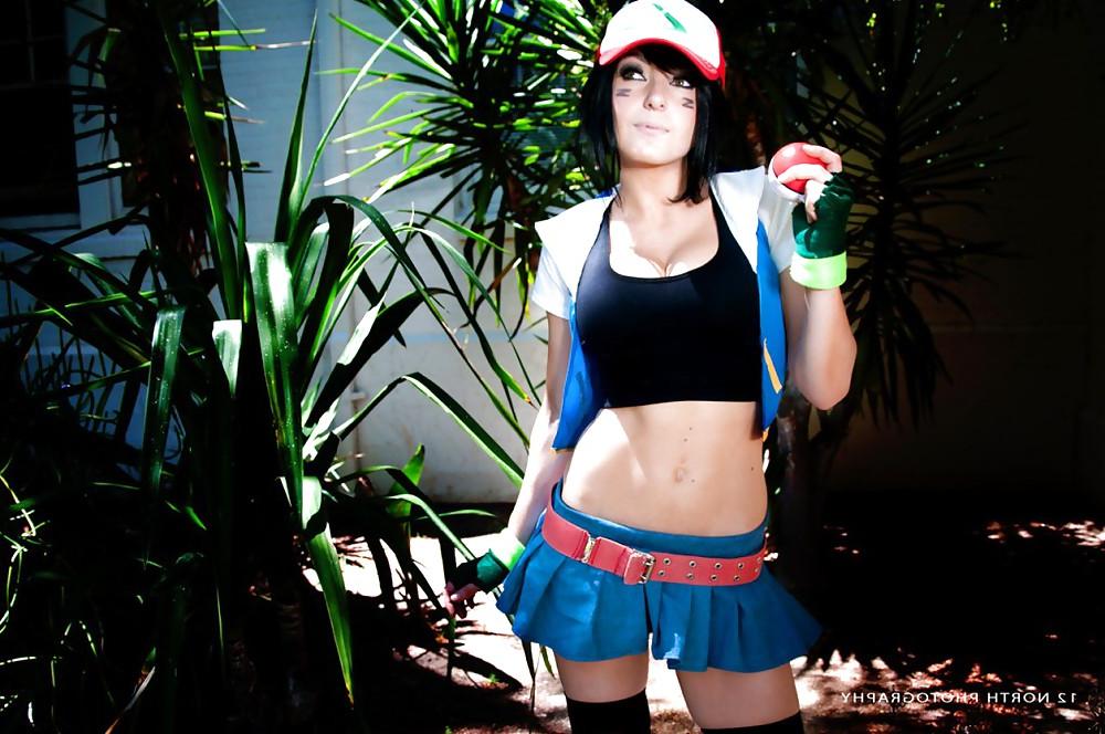 12P Cosplay girls