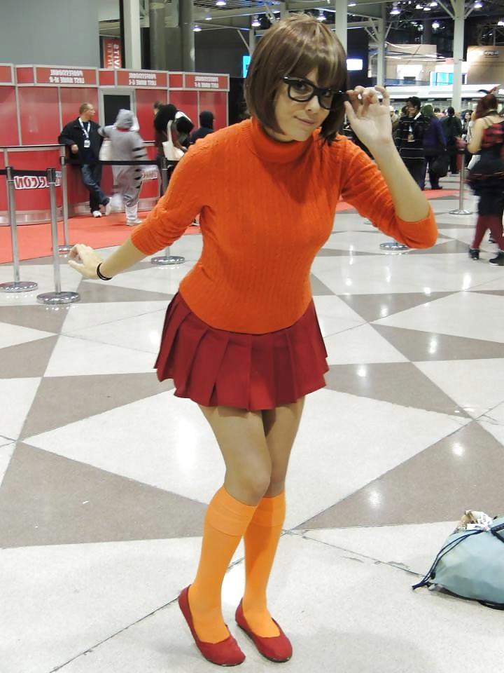 12P Cosplay girls