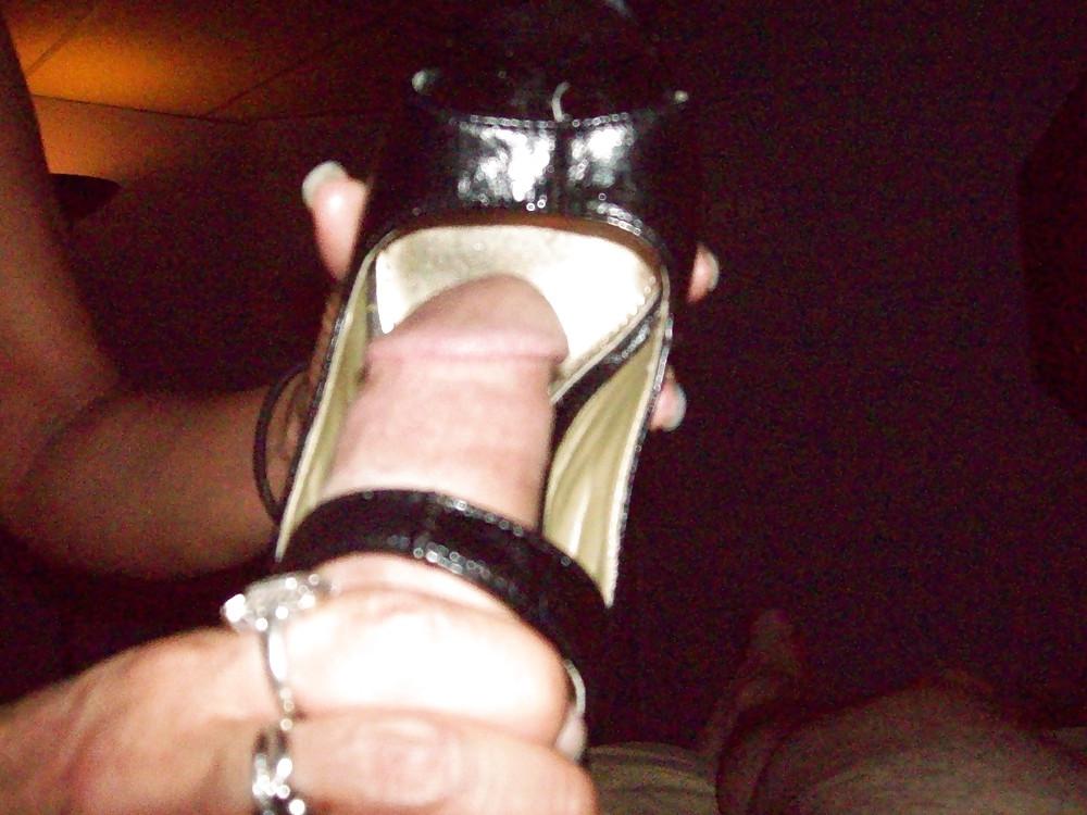10P Amateur-Footjob-1