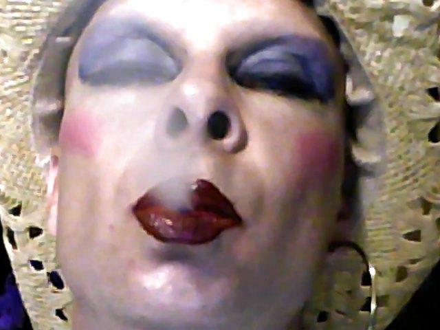 25P SHINEY LIPSTICK LIPS NEED TO SUCK DICK