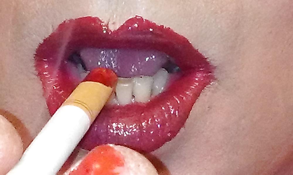 25P SHINEY LIPSTICK LIPS NEED TO SUCK DICK