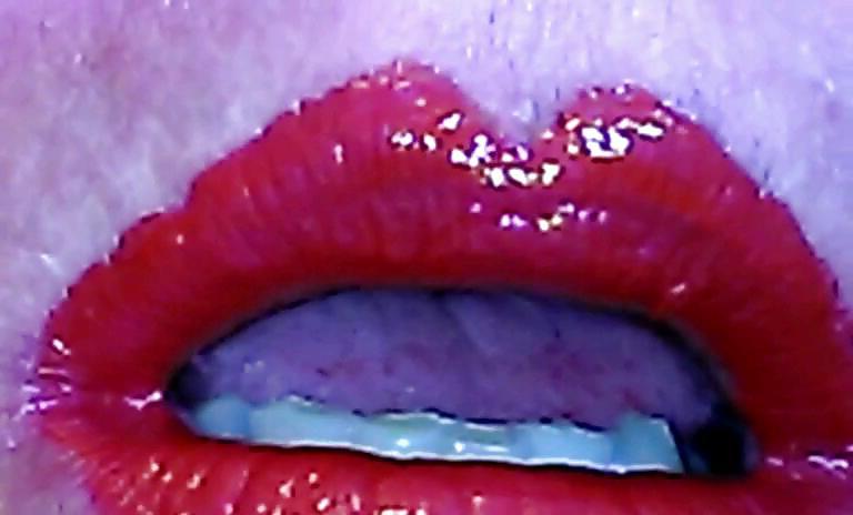 25P SHINEY LIPSTICK LIPS NEED TO SUCK DICK