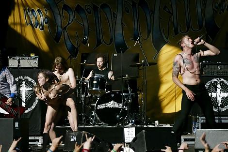 15P Live sex on stage during rock concert