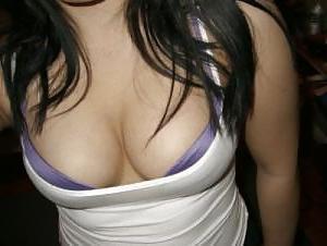 7P Sexy little latina milf