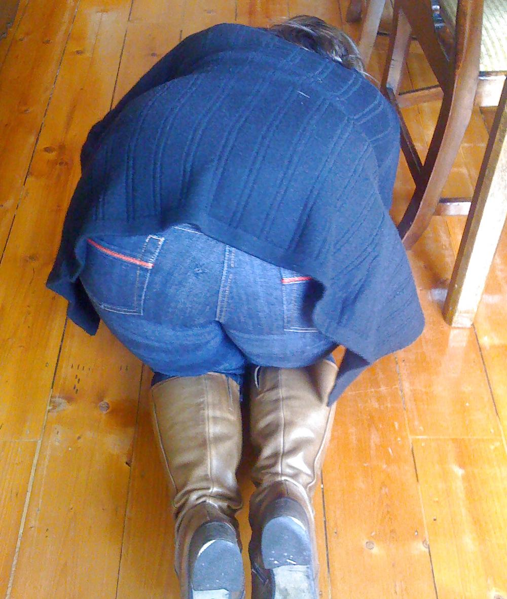 25P More of Michelle's amazing ass to make your cock hard!