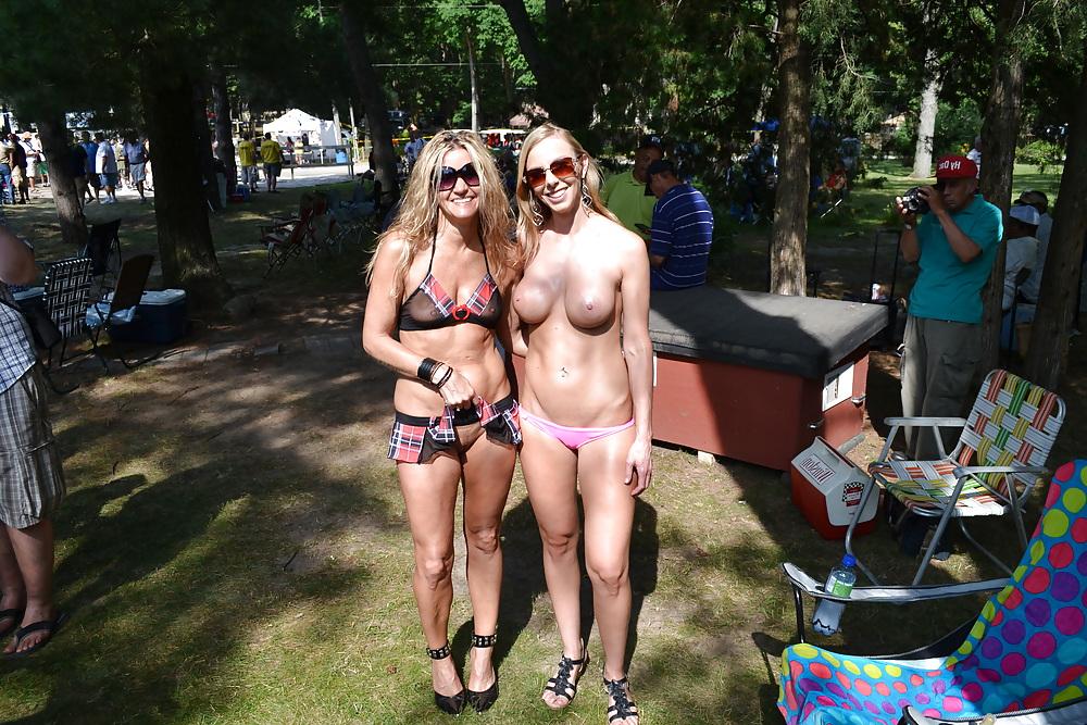 15P Perfect Busty MILF