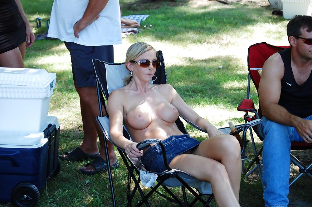 15P Perfect Busty MILF