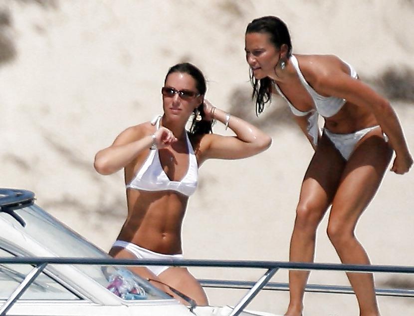 7P Pippa Middleton topless on a boat!!