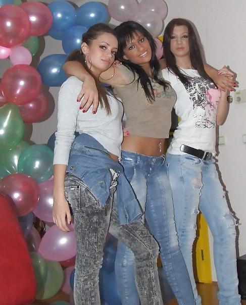 25P Serbian FB girls VI