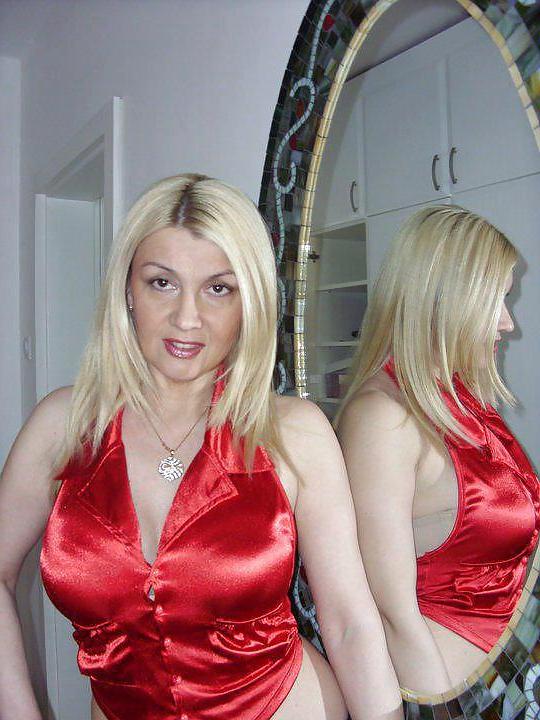 24P French milf: jeanine
