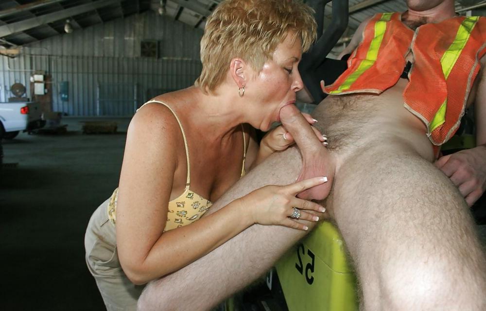 25P Dirty Mature Blowjobs 2