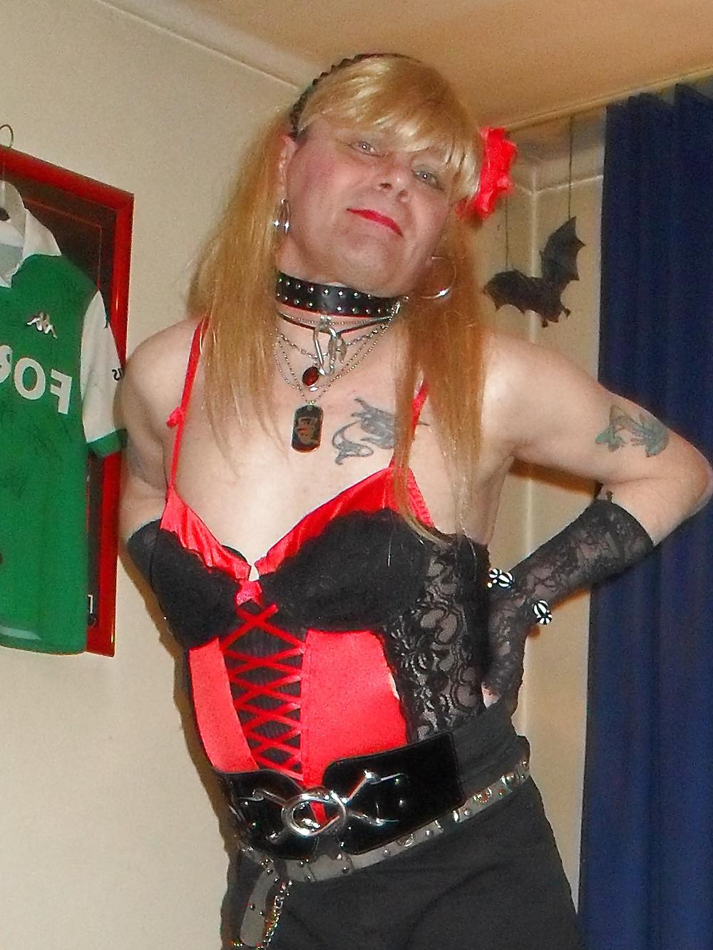 25P Ruby,s red,n black corset..