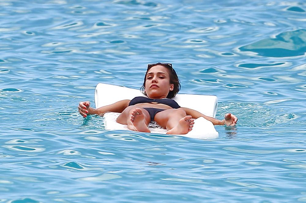 21P Jessica Alba Showing Off Her Tight Little Ass Again