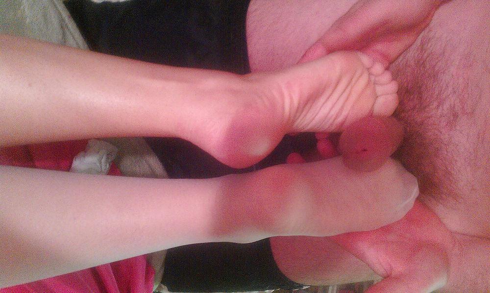 25P Amature Footjob