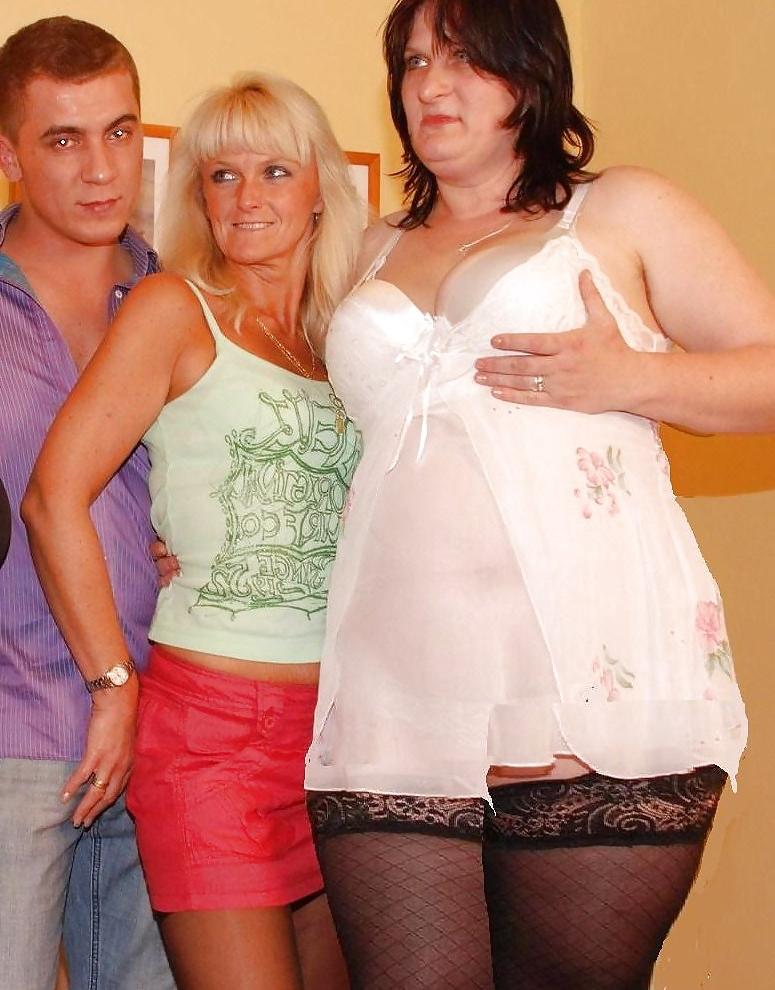 25P Group sex