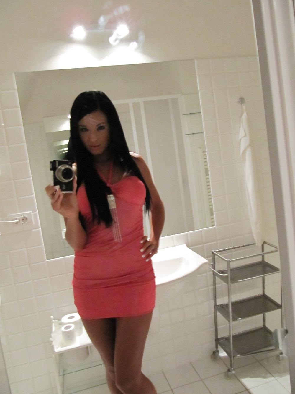 25P SEXY GIRL IN TIGHT DRESS