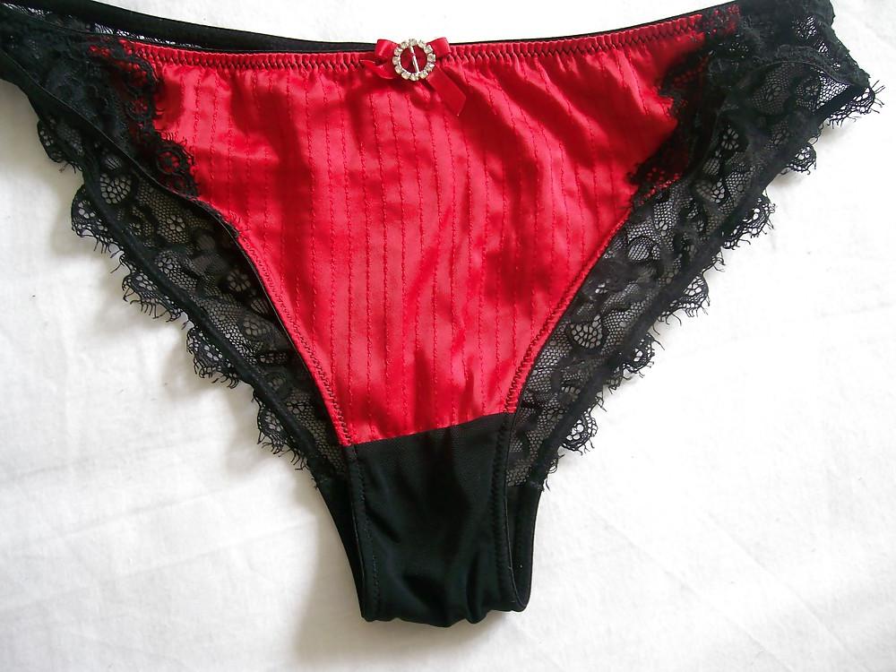4P Some of my Gfs dirty knickers I sniff and wank with 