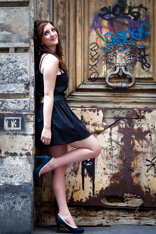 20P French bloggers Mode with sexy legs 10