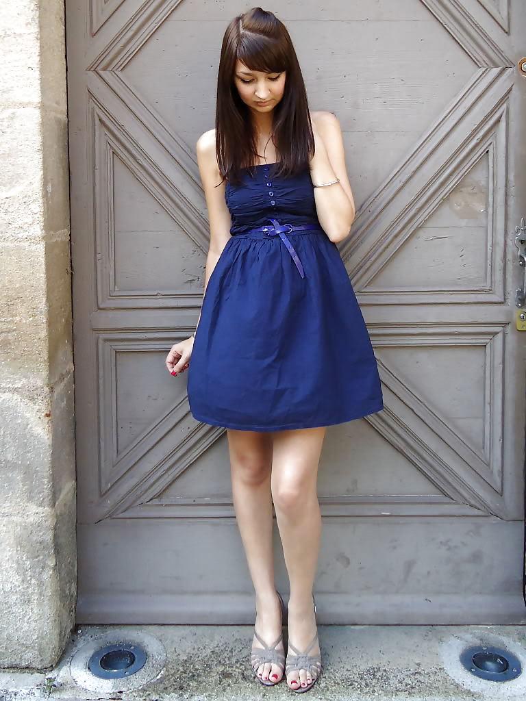 20P French bloggers Mode with sexy legs 10