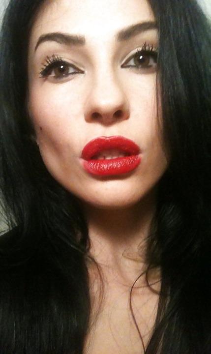 21P Facebook serbian girls