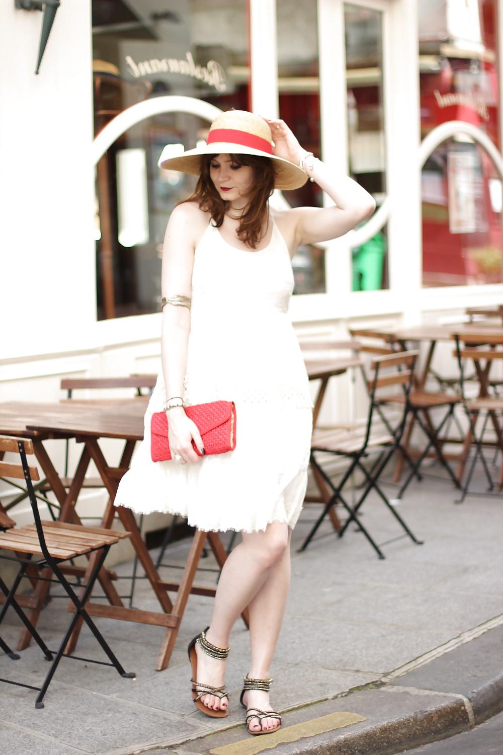 25P French bloggers Mode with sexy legs 19