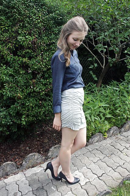 25P French bloggers Mode with sexy legs 19