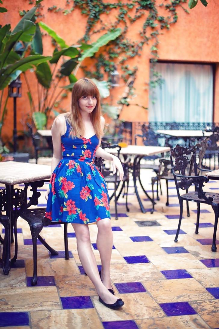 25P French bloggers Mode with sexy legs 19