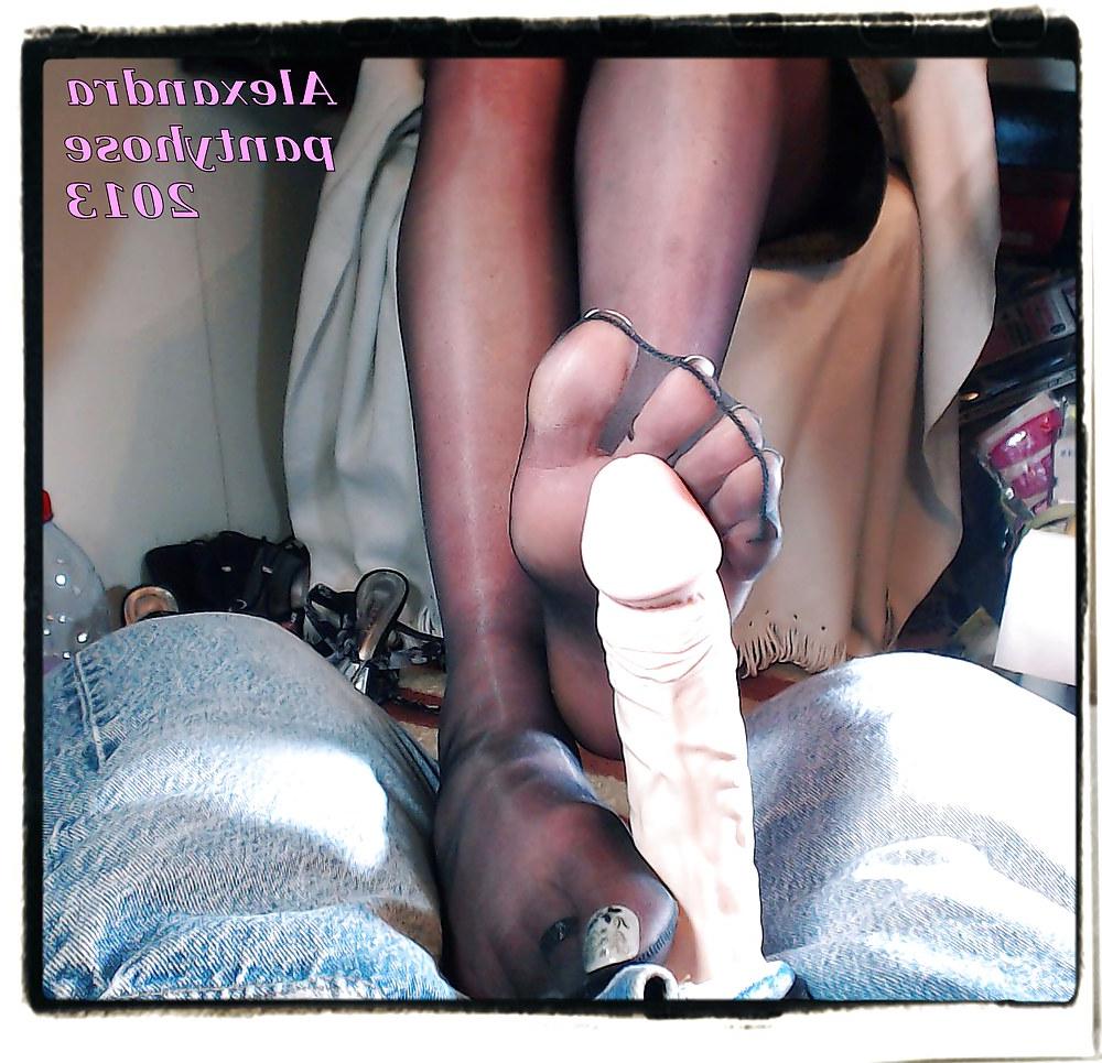 19P Just simulation of footjob  search real man  :-)
