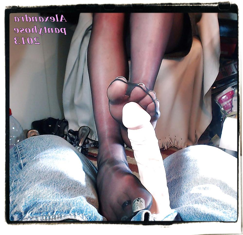 19P Just simulation of footjob  search real man  :-)