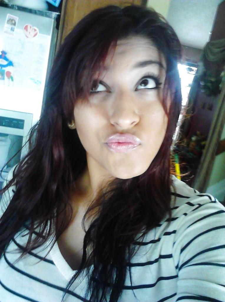 12P SELFSHOT PAKISTANI TEEN PICS