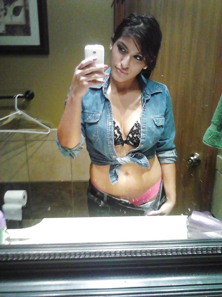 12P SELFSHOT PAKISTANI TEEN PICS