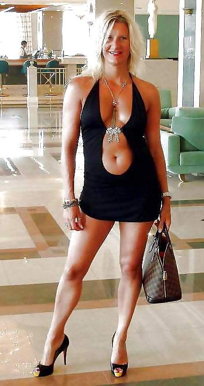25P THE ALWAYS SEXY...LIL BLACK DRESS-I I