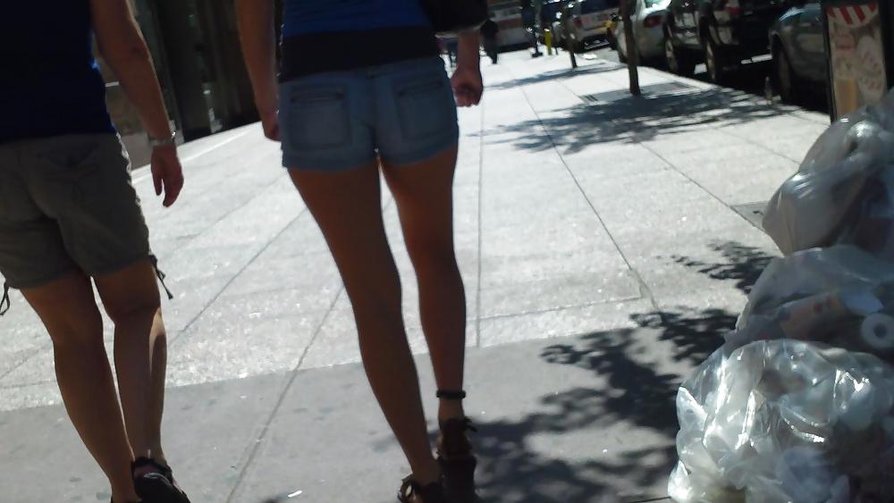 10P A nice butt & ass in blue jean shorts 