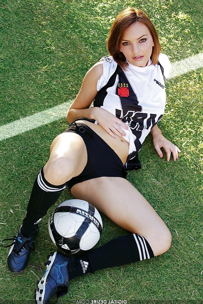 10P Dakota Rae Football Strip