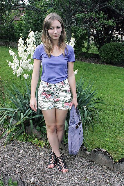 25P French Bloggers Mode with sexy legs 30