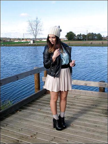 25P French Bloggers Mode with sexy legs 30