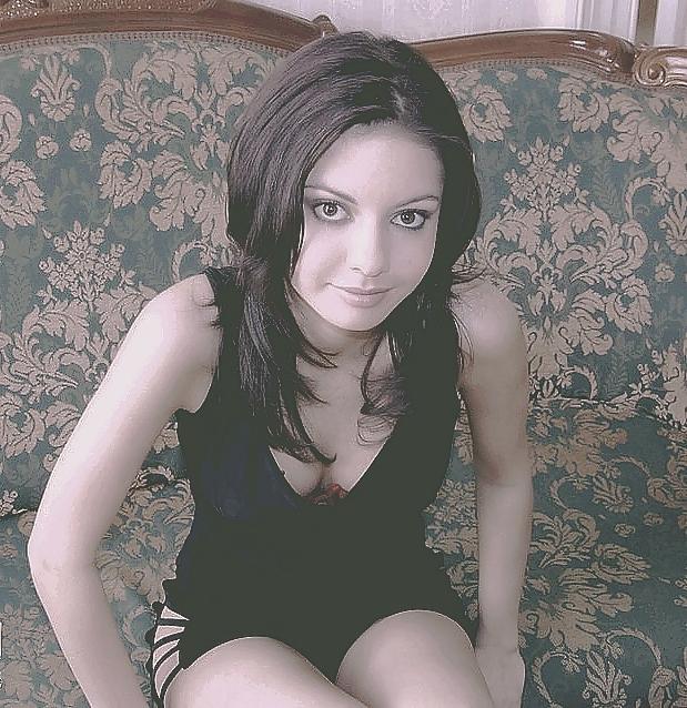 25P Aline and her black dress
