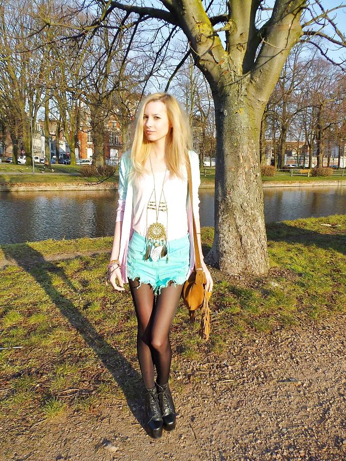 25P French Bloggers Mode with sexy legs 33