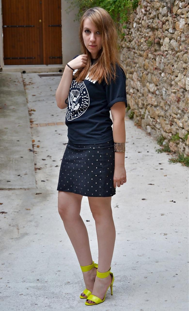 25P French Bloggers Mode with sexy legs 33