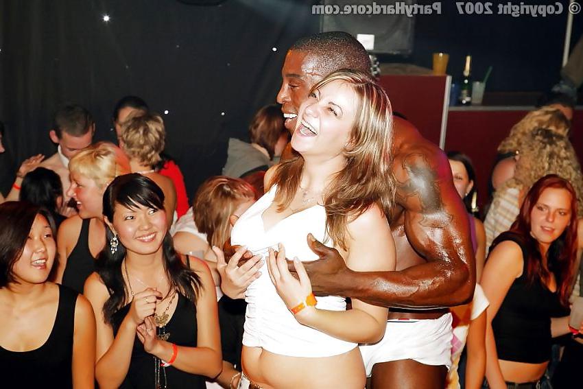 25P SEXy GOTGEOUS AMATEURS BAREBACK WILD ORGY MALE STRIPERS 73 