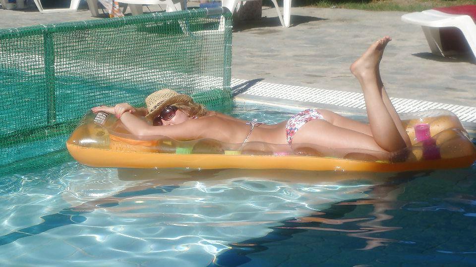 25P Dirty facebook sluts on holiday