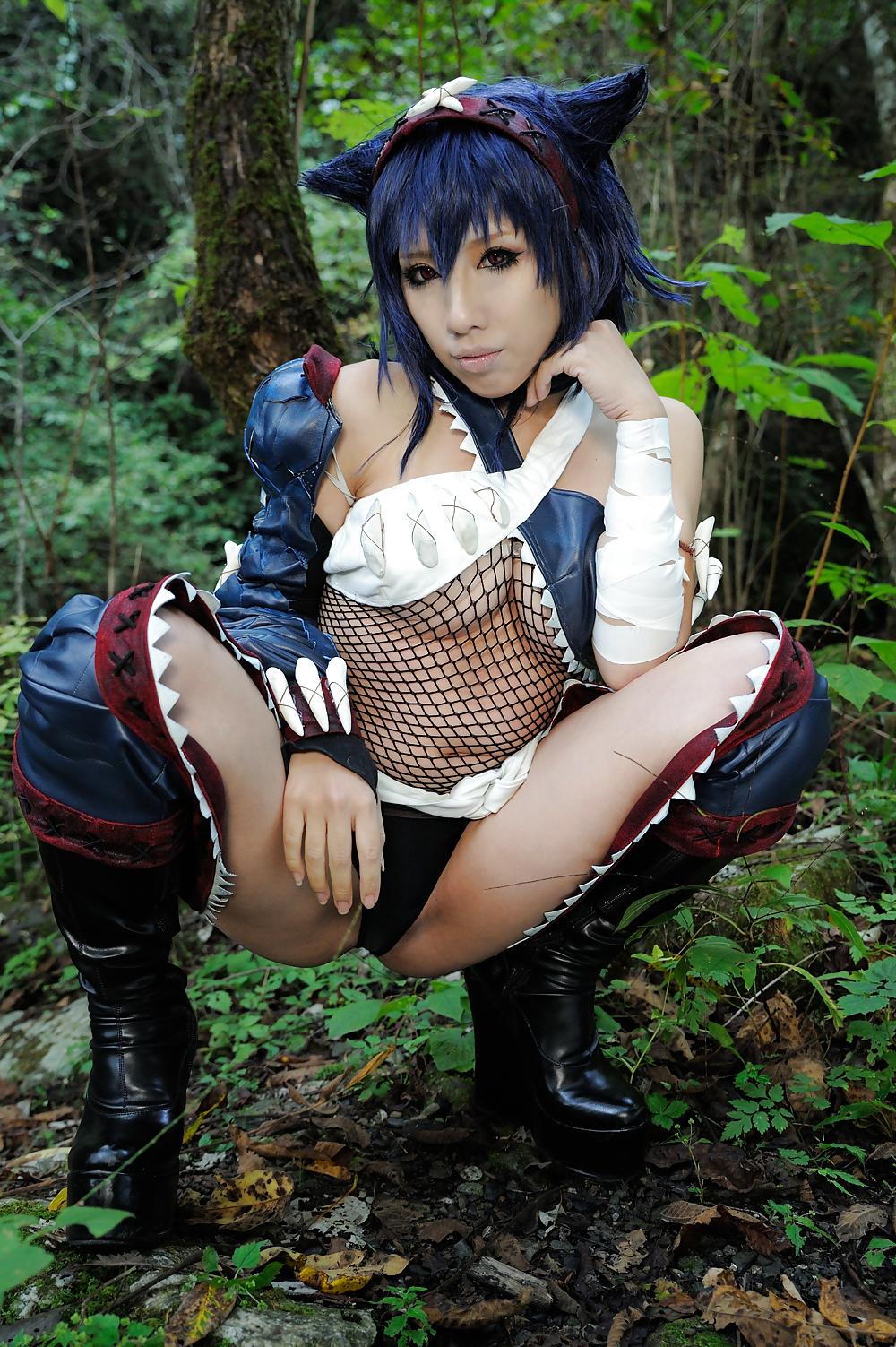 25P Monster Hunter Cosplay 1