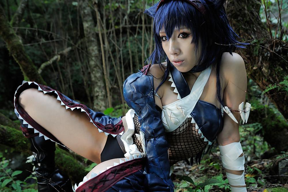 25P Monster Hunter Cosplay 1